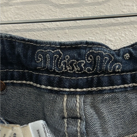 MISS ME Boyfriend Capri - Picture 10 of 12